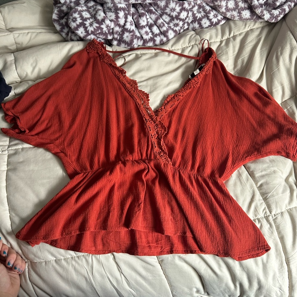 Women's Rust Lace Trim Top